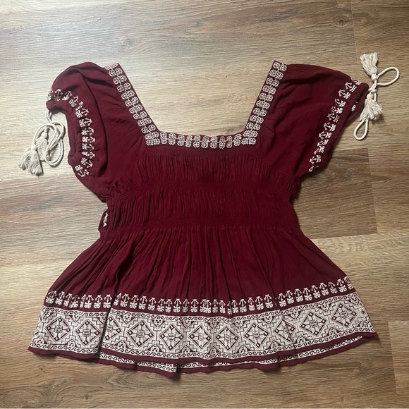 NEW Tularosa Top Maroon Red Embroidered Benny Boho Peasant Top Medium - Picture 3 of 10
